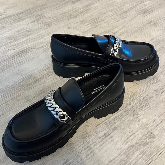 Vagabond Black Chunky Loafers with Chain Detail BRAND NEW - Picture 2 of 6